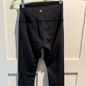 Sz 4 Lululemon wunder-under leggings